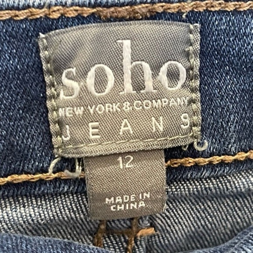 Soho New York & Company Distressed Bermuda jeans shorts size 12 - Picture 3 of 5
